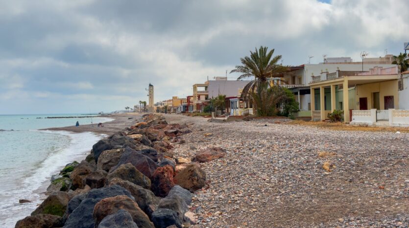 Una primera línea de playa para un artículo sobre los efectos del cambio climático en el mercado inmobiliario